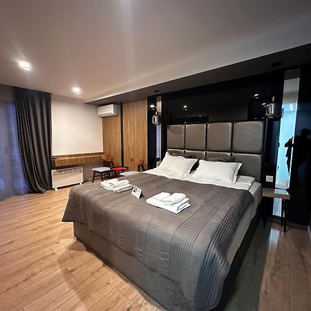 Garden Lounge Hotel Erywań Zewnętrze zdjęcie