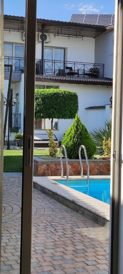 Garden Lounge Hotel Erywań Zewnętrze zdjęcie