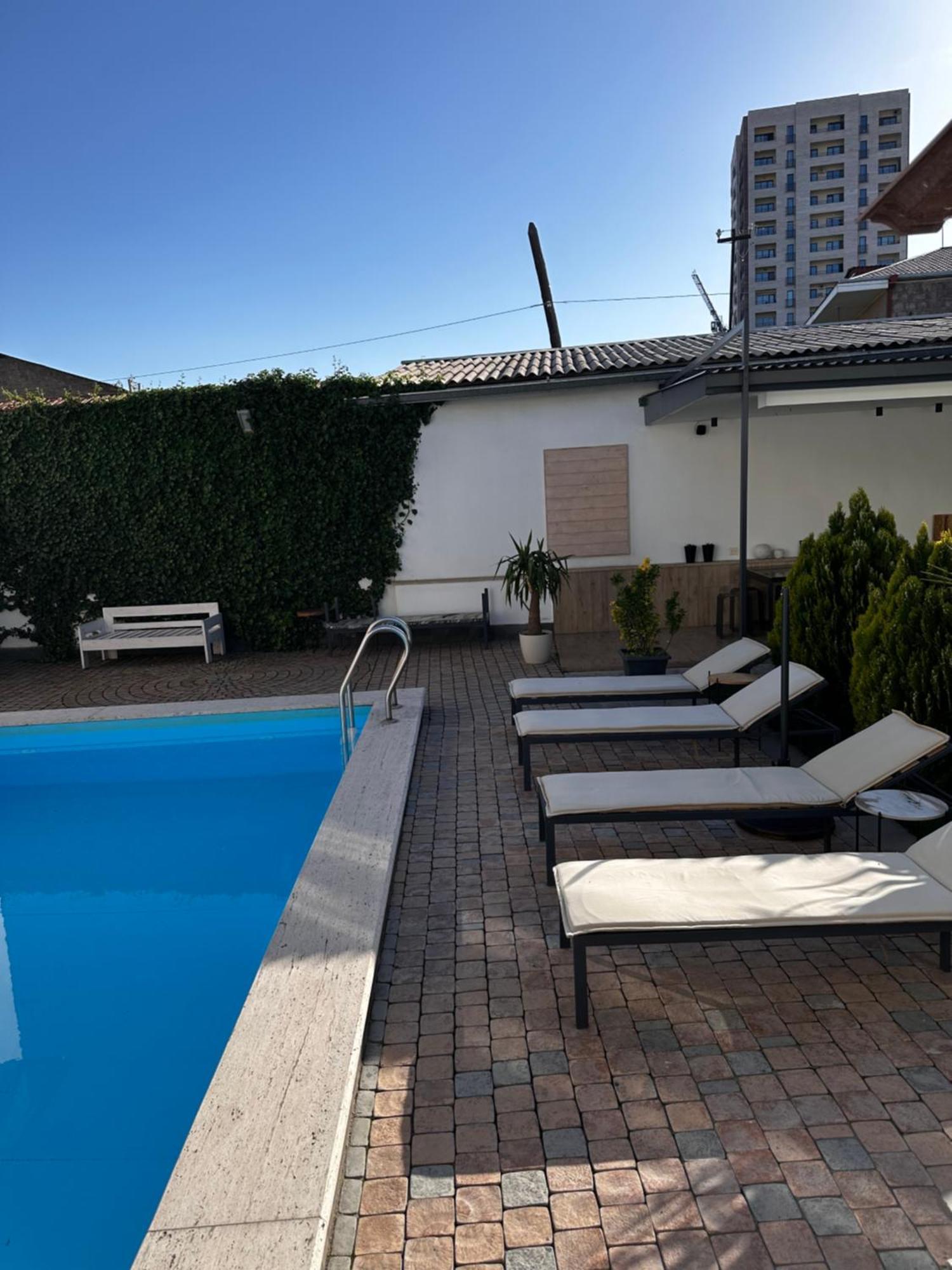 Garden Lounge Hotel Erywań Zewnętrze zdjęcie