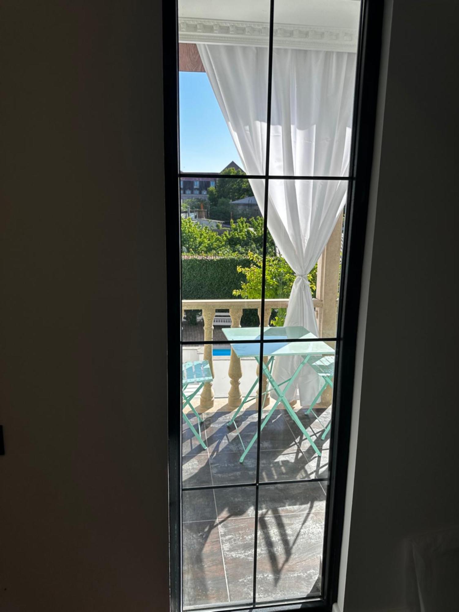 Garden Lounge Hotel Erywań Zewnętrze zdjęcie