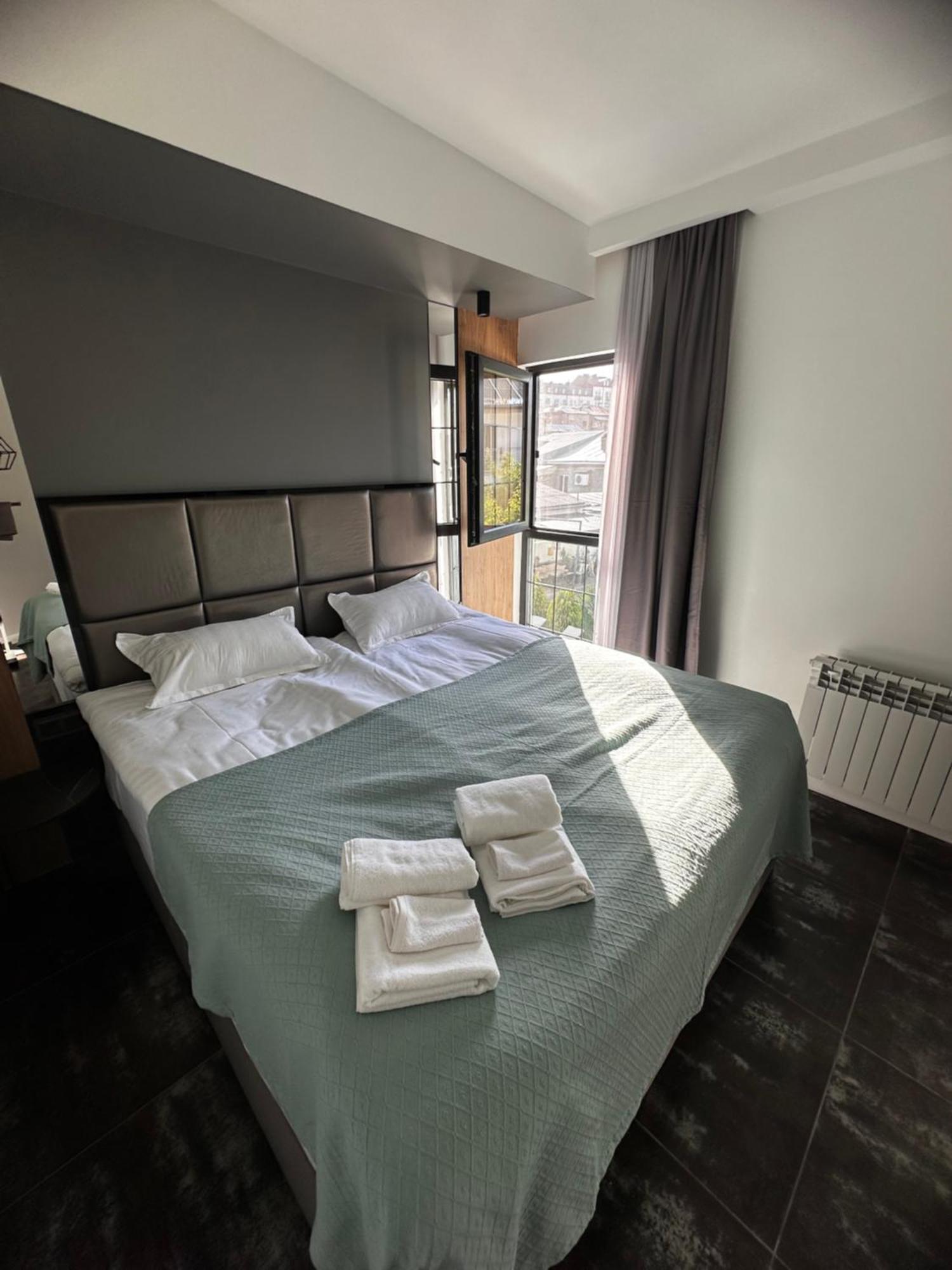 Garden Lounge Hotel Erywań Zewnętrze zdjęcie