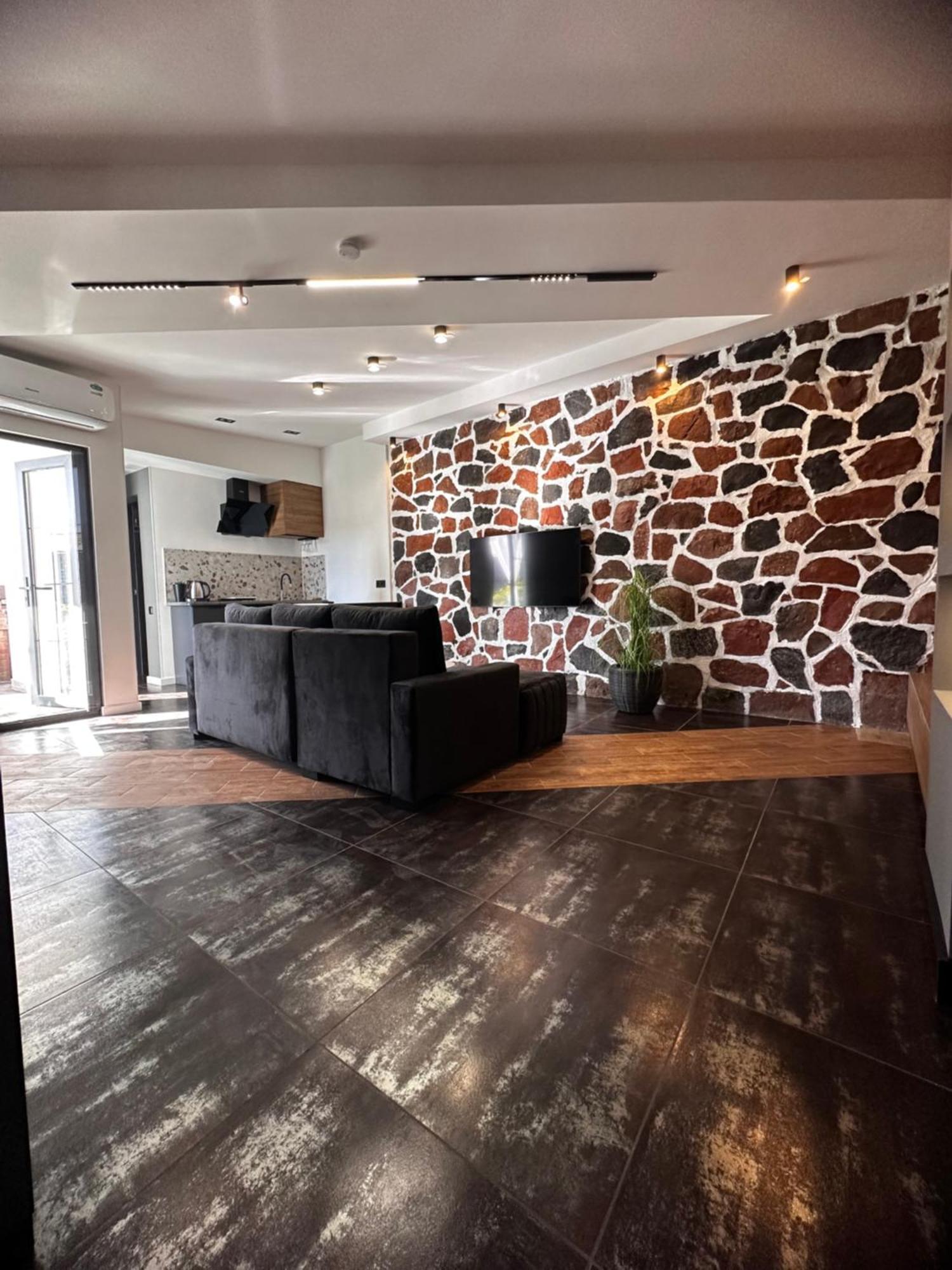 Garden Lounge Hotel Erywań Zewnętrze zdjęcie