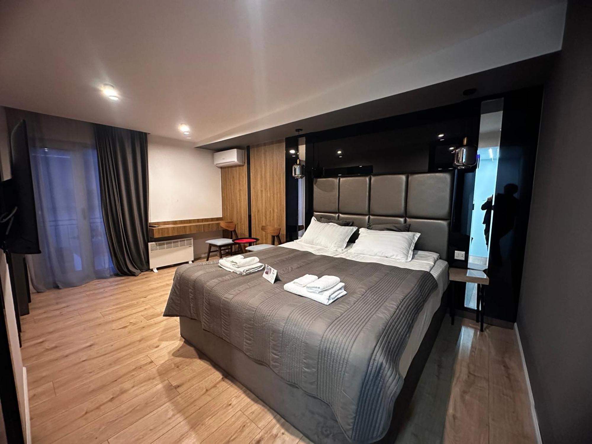 Garden Lounge Hotel Erywań Zewnętrze zdjęcie