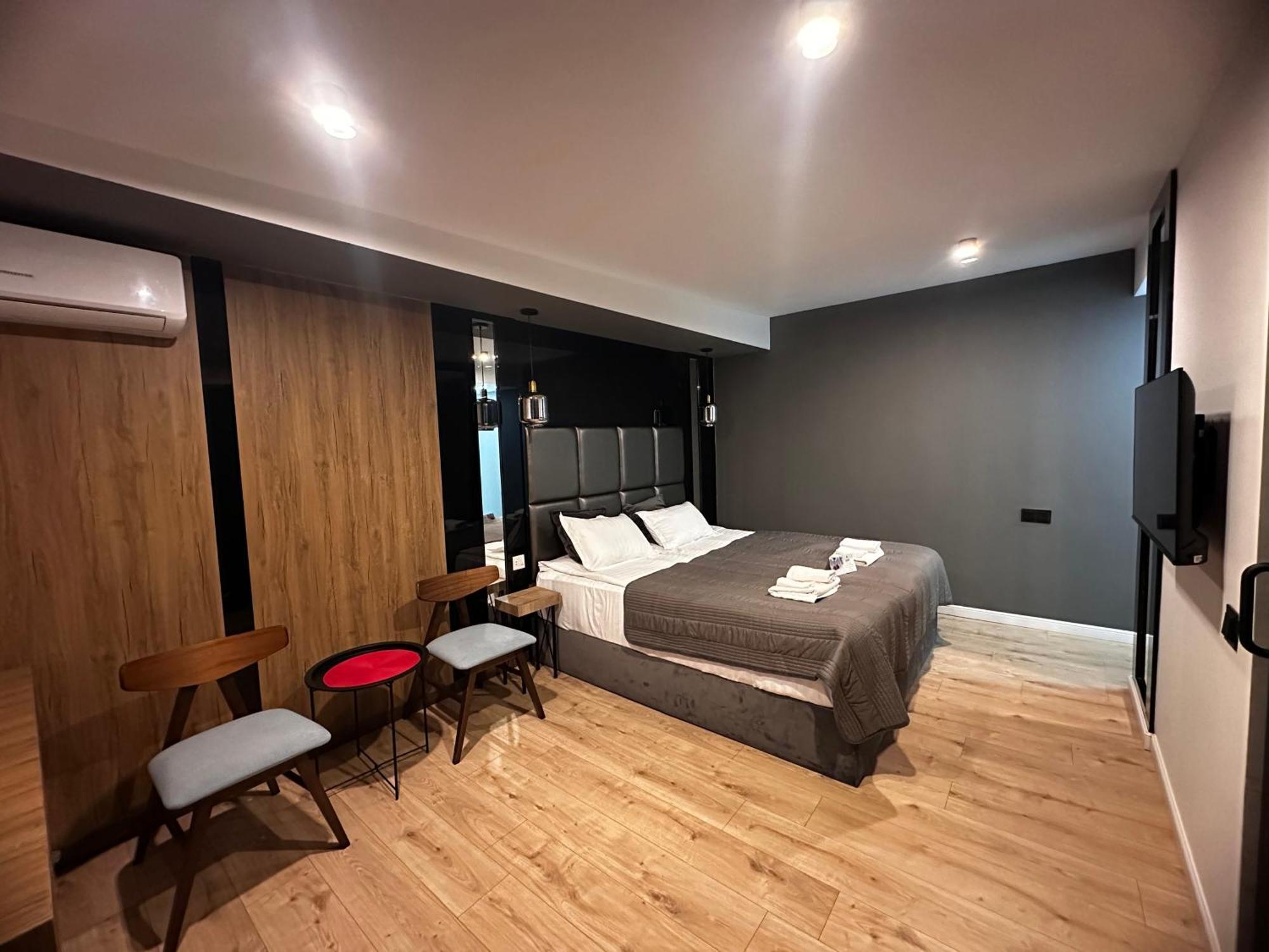 Garden Lounge Hotel Erywań Zewnętrze zdjęcie